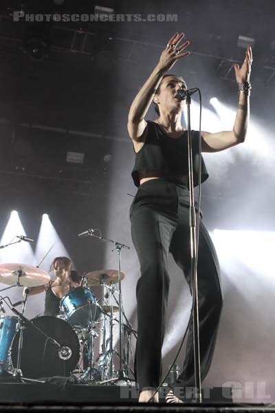 SAVAGES - 2016-08-14 - SAINT MALO - Fort de St Pere - Camille Berthomier - Fay Milton